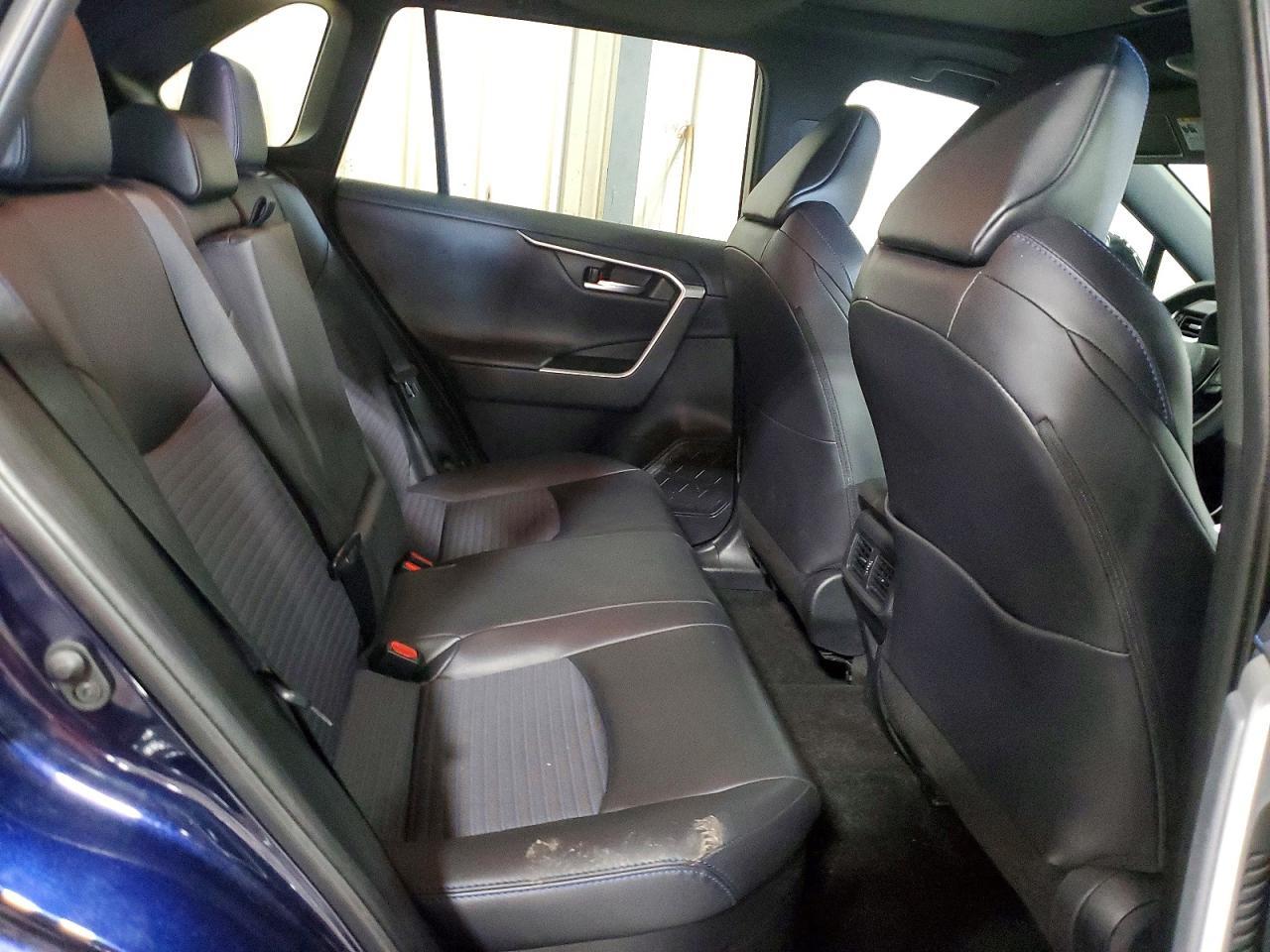 2019 TOYOTA RAV4 HYBRID — фото 10