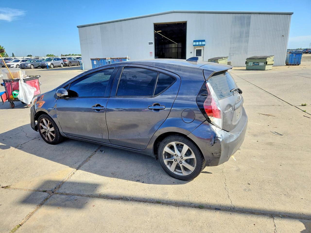 2016 TOYOTA PRIUS C — фото 2