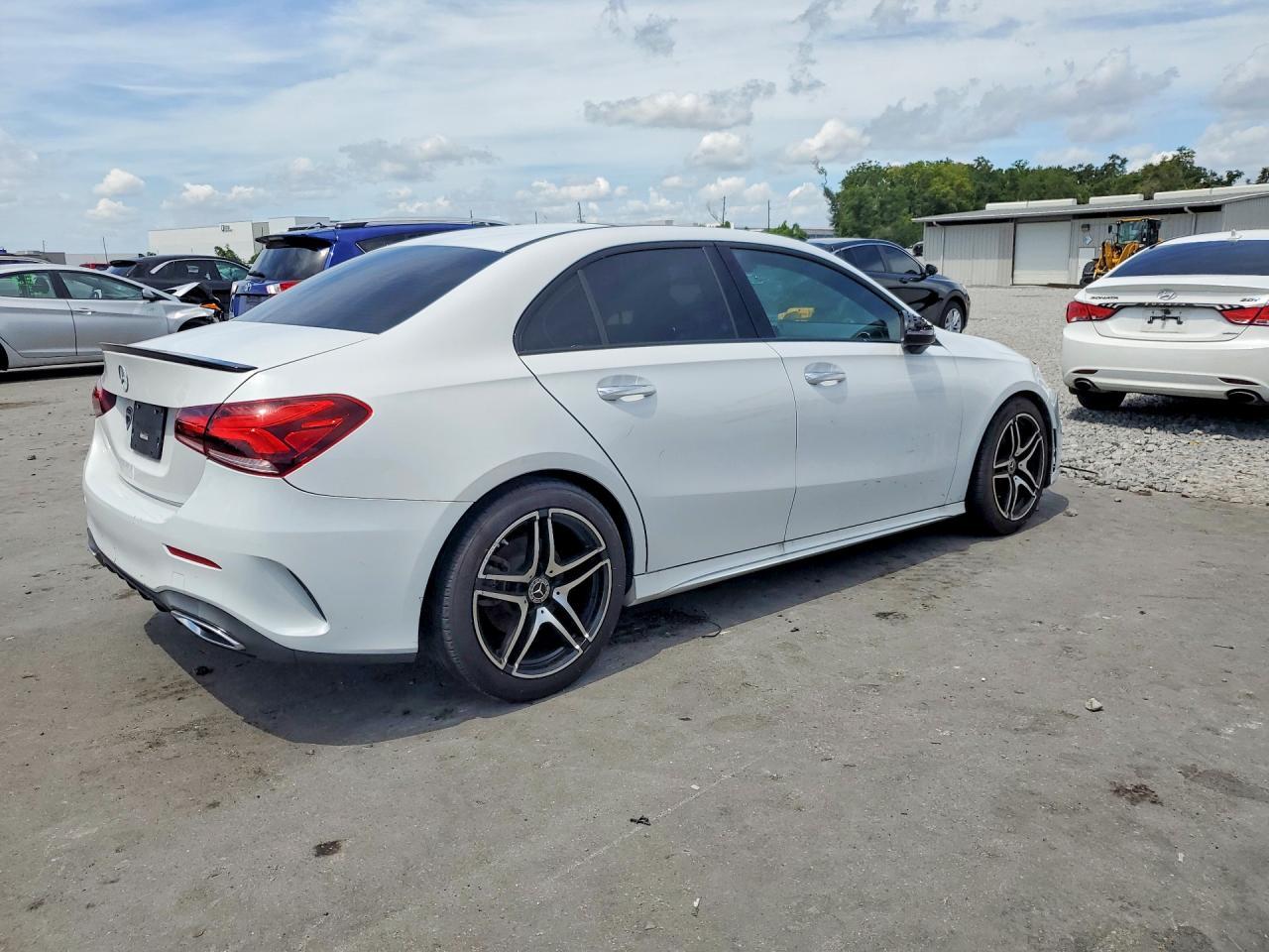 2020 MERCEDES-BENZ A-CLASS — фото 3