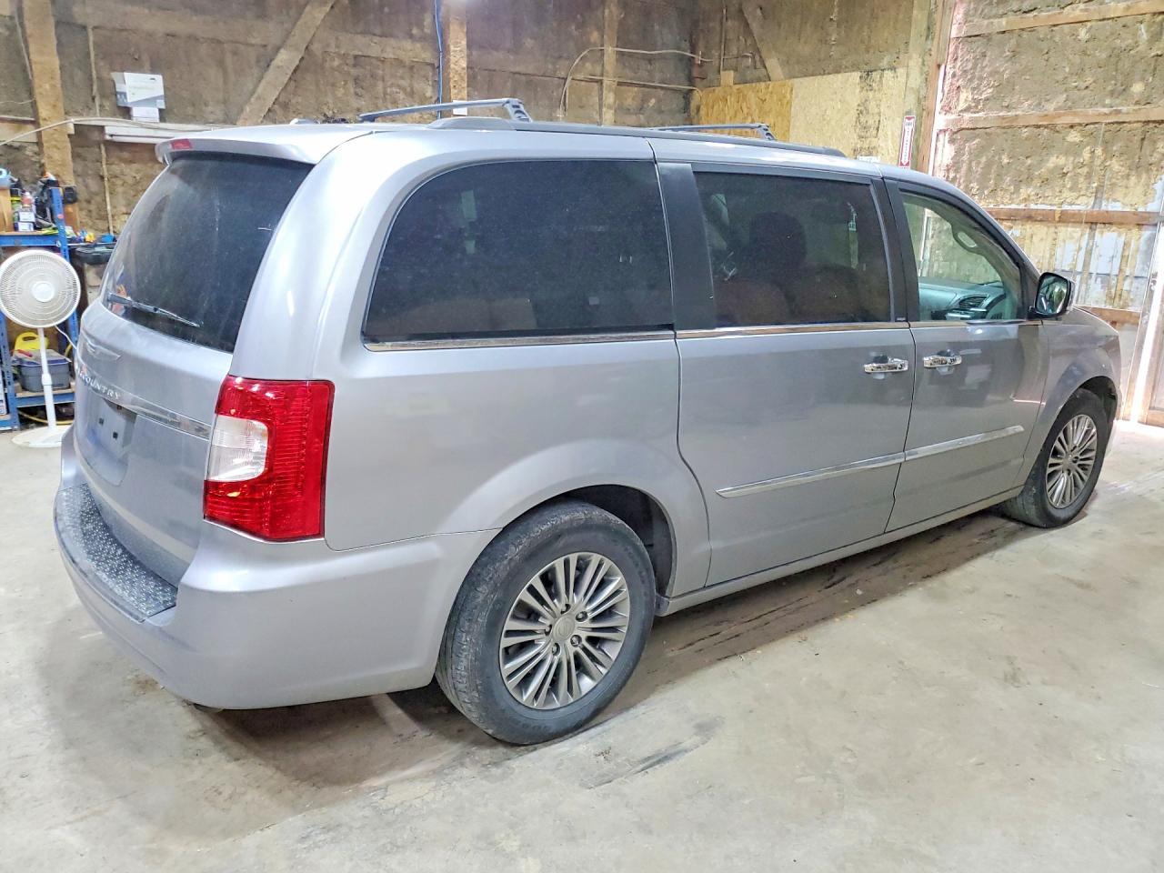 2014 CHRYSLER TOWN & COUNTRY — фото 3