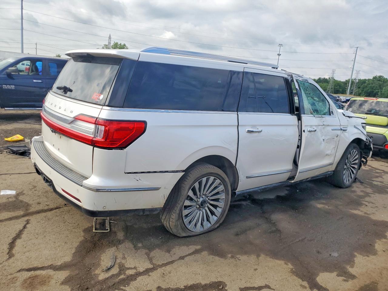 2019 LINCOLN NAVIGATOR — фото 3
