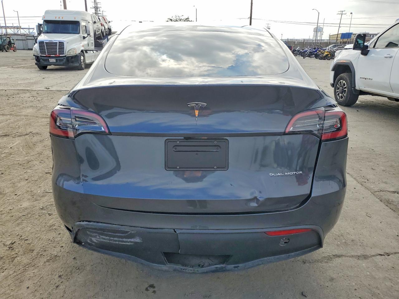 2023 TESLA MODEL Y — фото 6