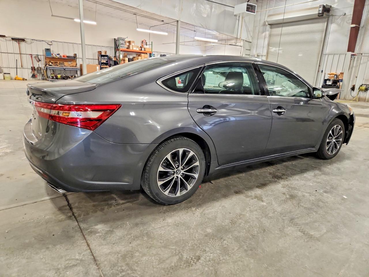 2017 TOYOTA AVALON — фото 3