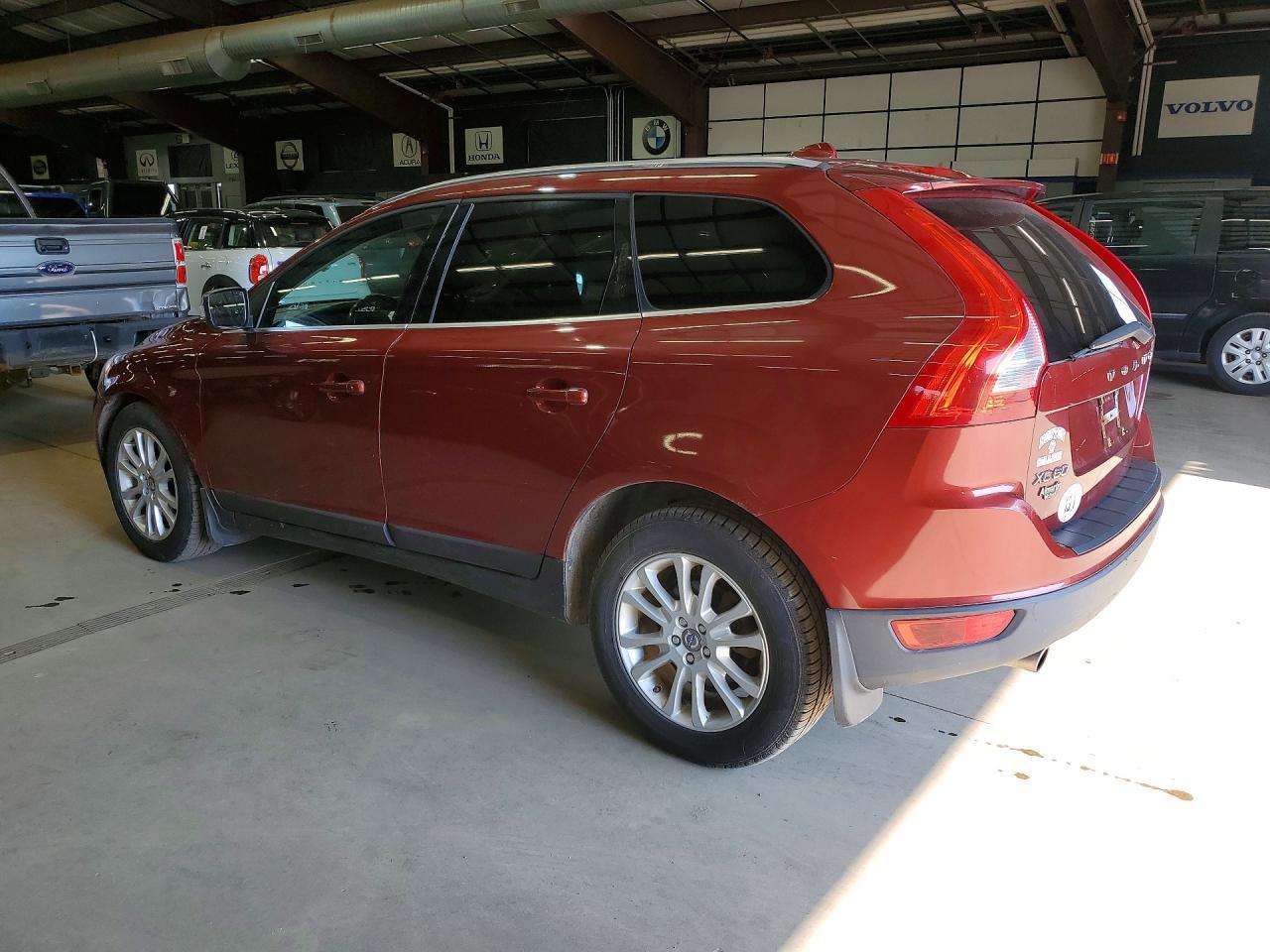 2010 VOLVO XC60 — фото 2