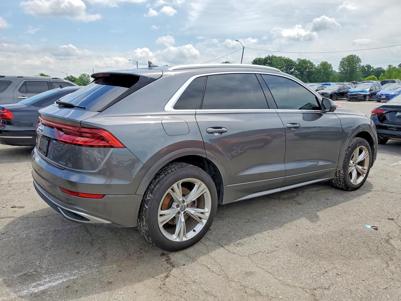 2019 AUDI Q8 — фото 3