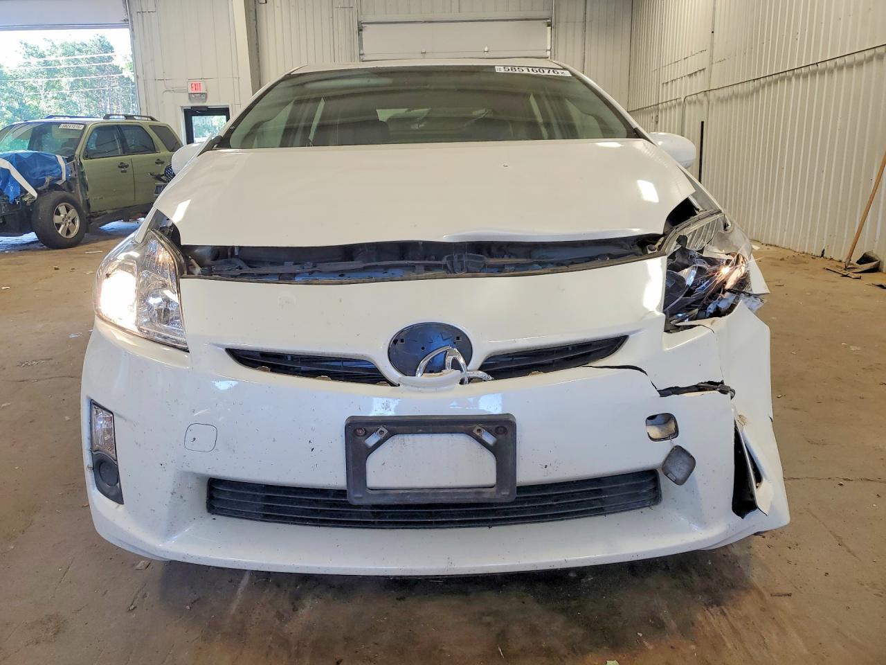 2011 TOYOTA PRIUS — фото 5