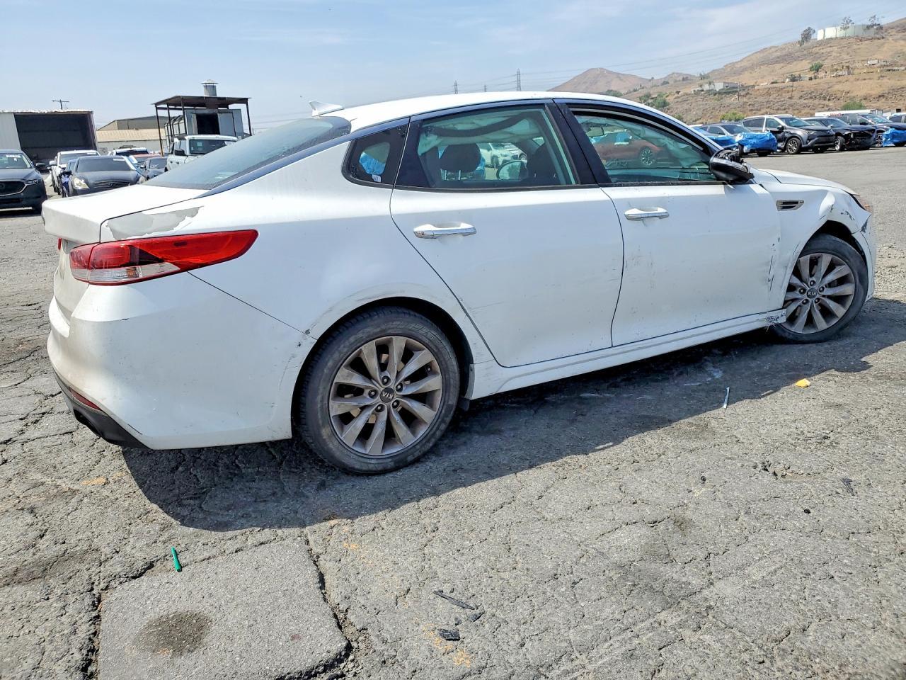 2016 KIA OPTIMA — фото 3