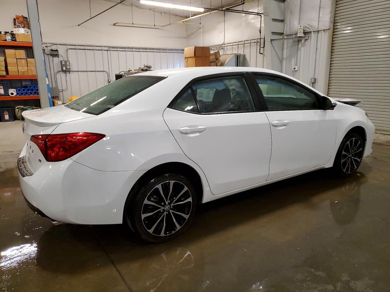 2017 TOYOTA COROLLA — фото 3