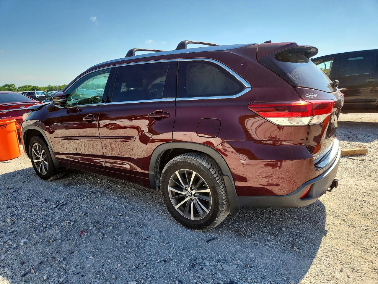 2018 TOYOTA HIGHLANDER — фото 2