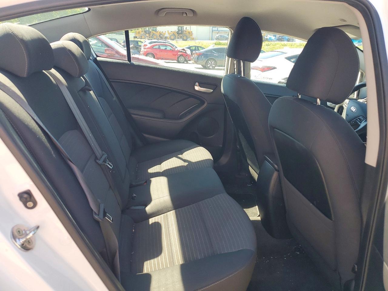 2018 KIA FORTE — фото 10