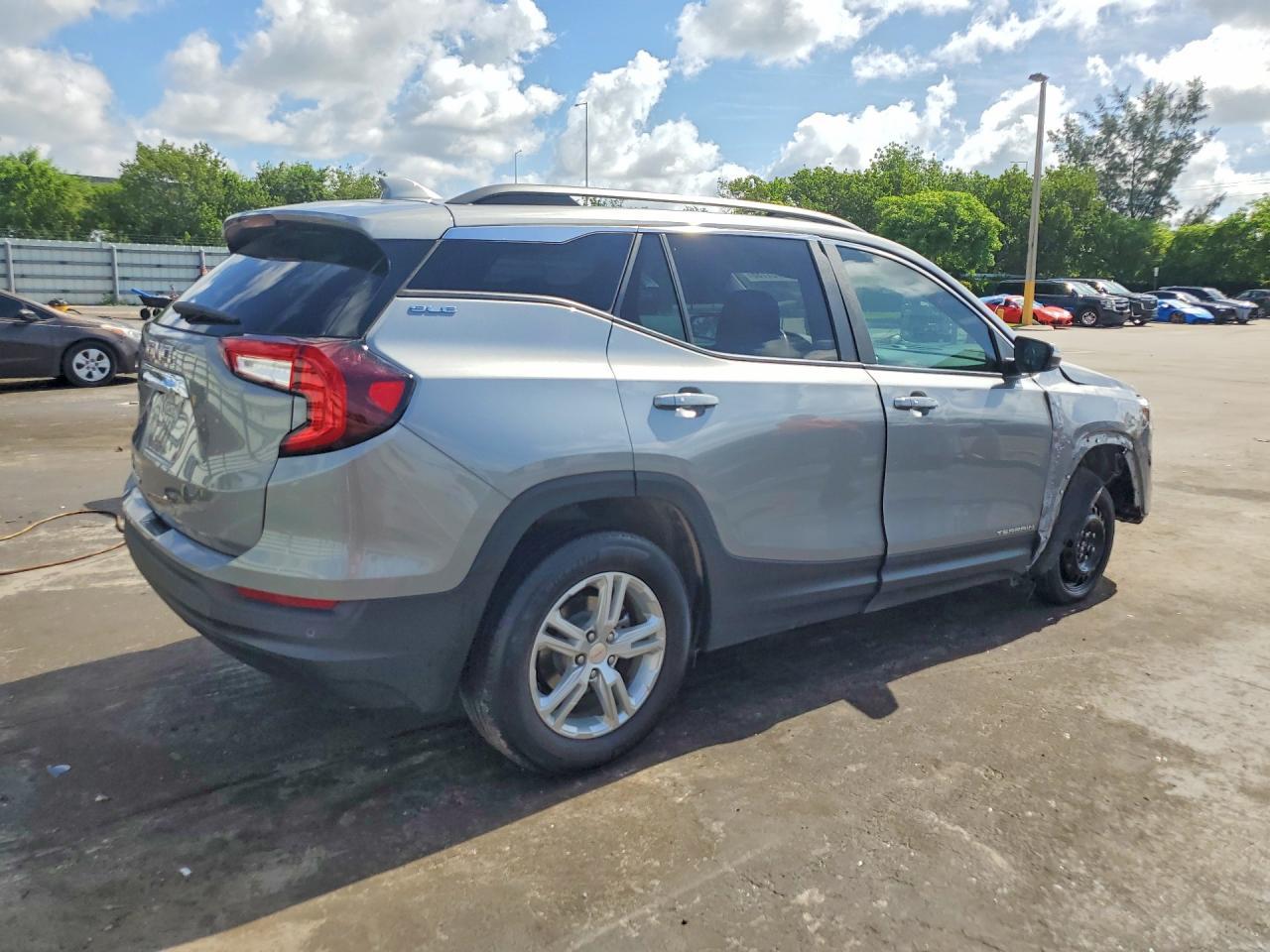 2023 GMC TERRAIN — фото 3
