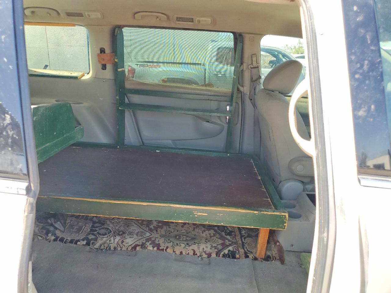NISSAN QUEST