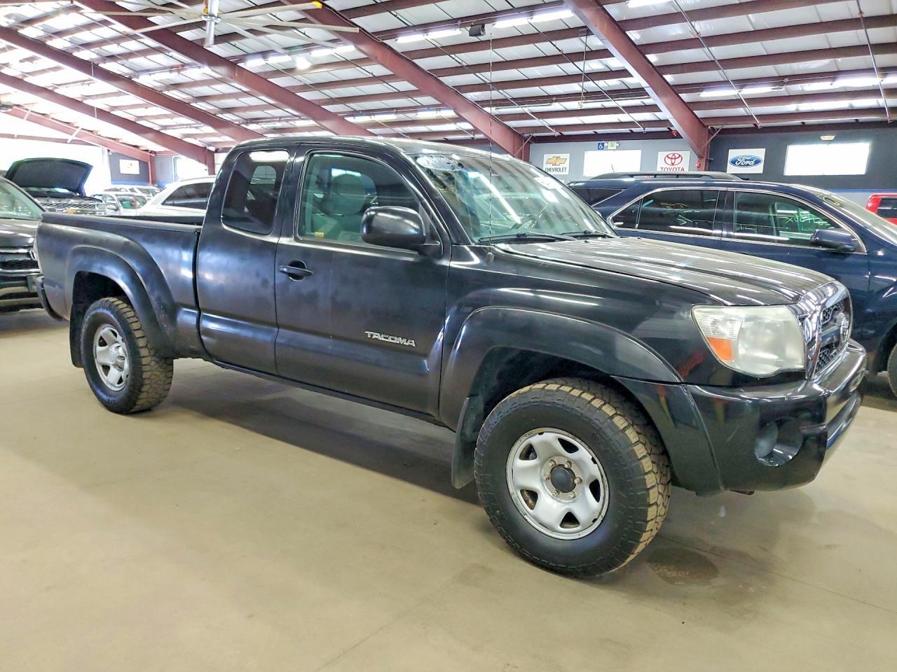 2011 TOYOTA TACOMA — фото 4