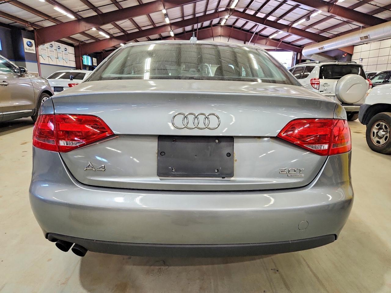 2010 AUDI A4 — фото 6