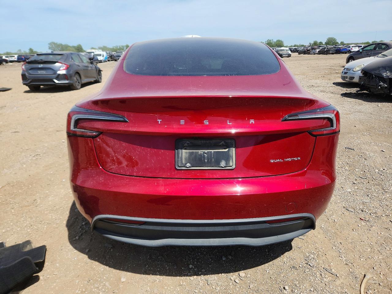 2025 TESLA MODEL 3 — фото 6