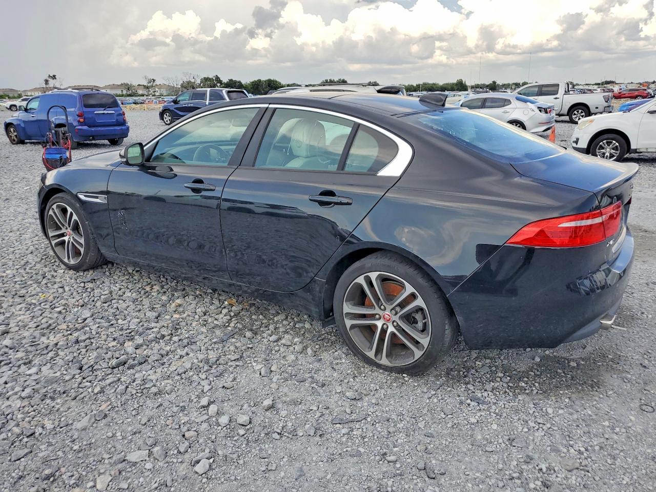 2018 JAGUAR XE — фото 2