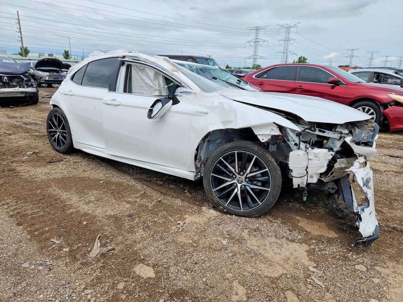 2021 TOYOTA CAMRY HYBRID — фото 4