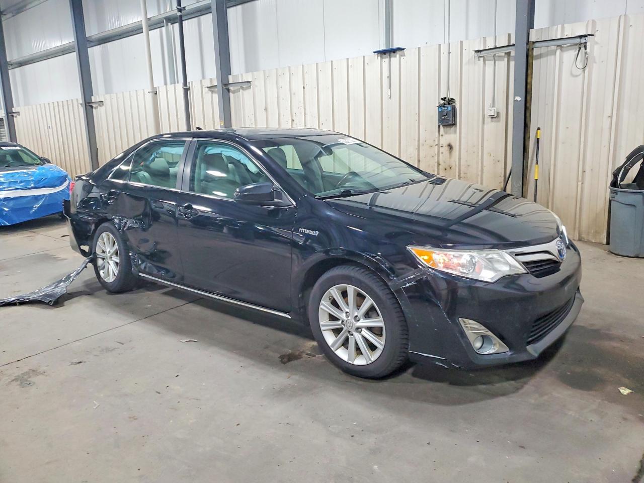 2013 TOYOTA CAMRY HYBRID — фото 4