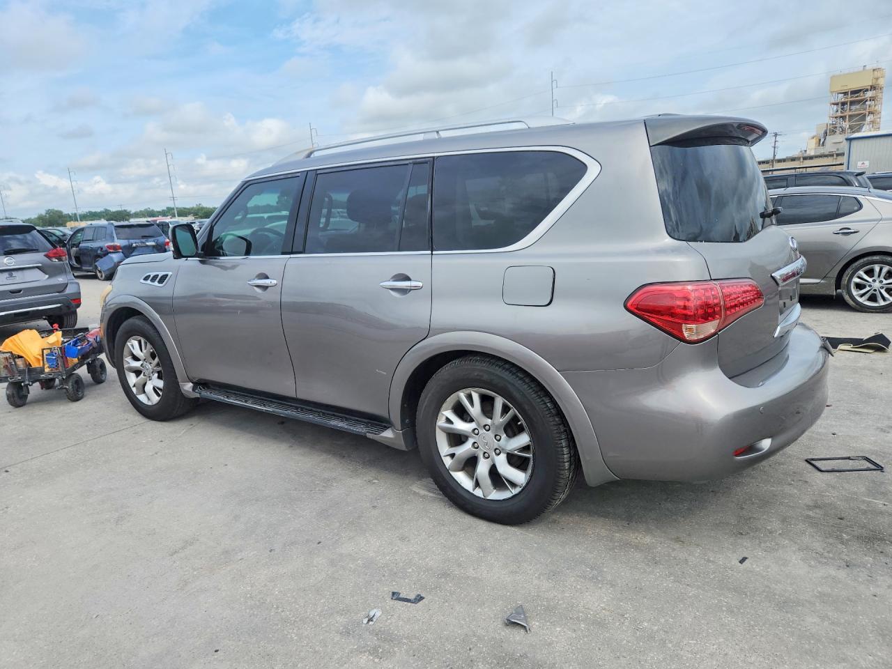 INFINITI QX56