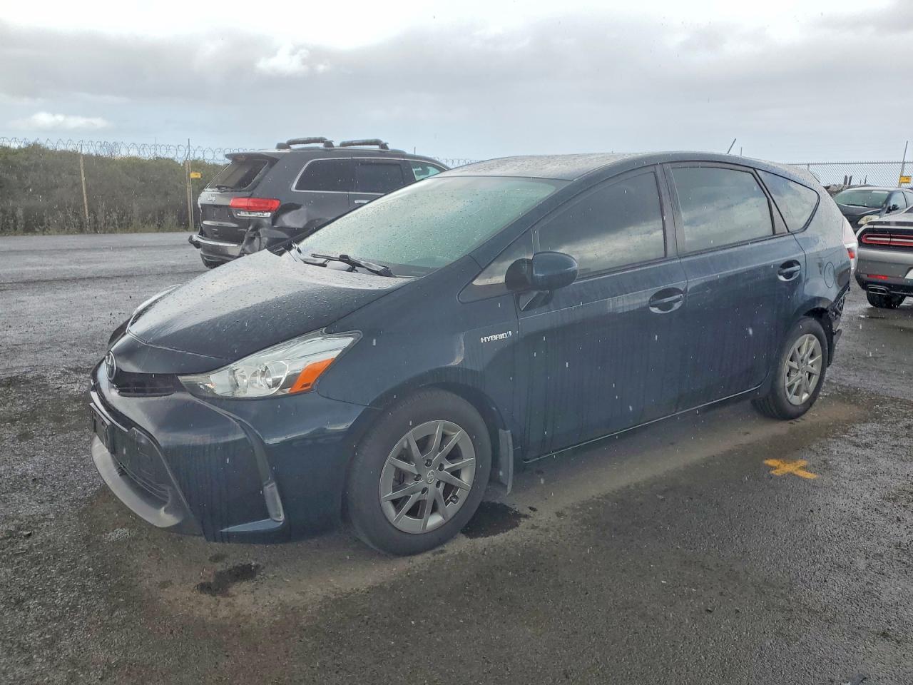 2017 TOYOTA PRIUS V — фото 1