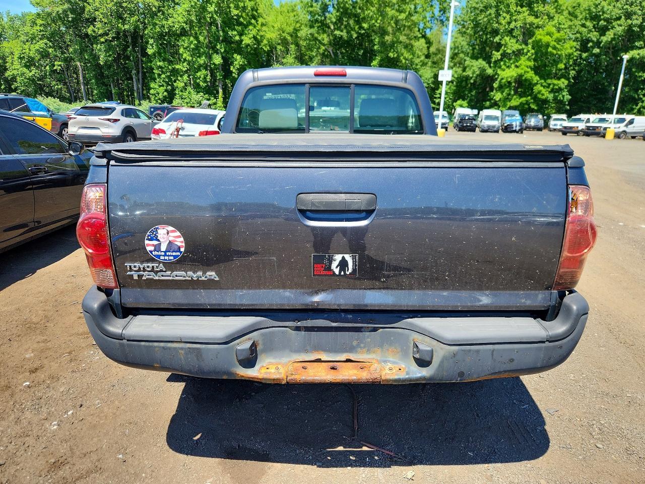 TOYOTA TACOMA
