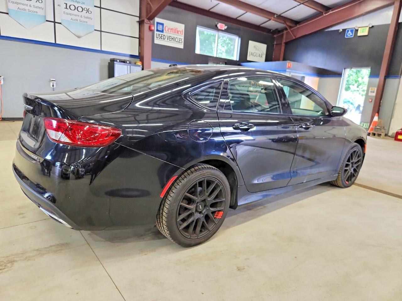 2015 CHRYSLER 200 — фото 3