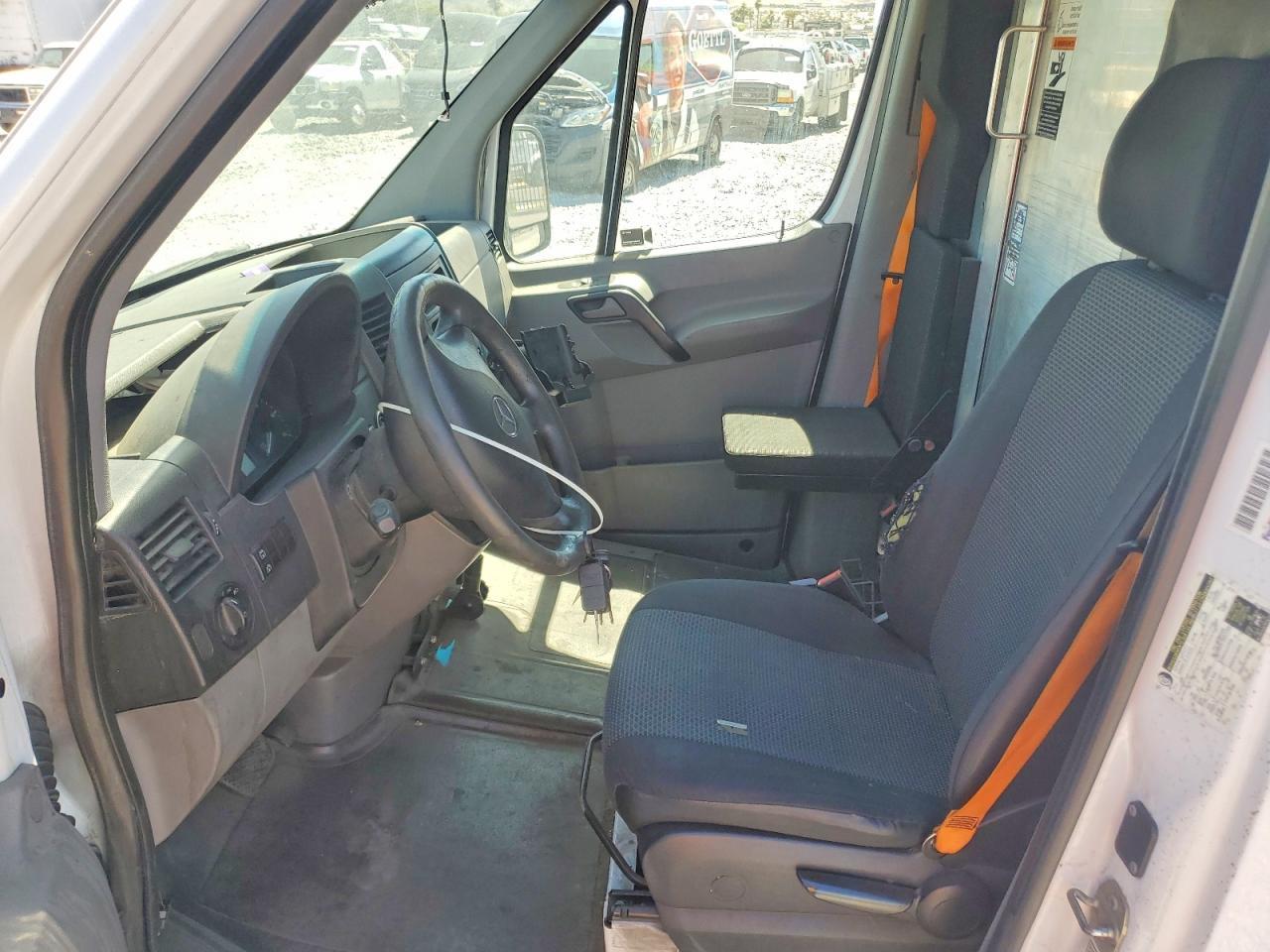 2015 MERCEDES-BENZ SPRINTER — фото 7