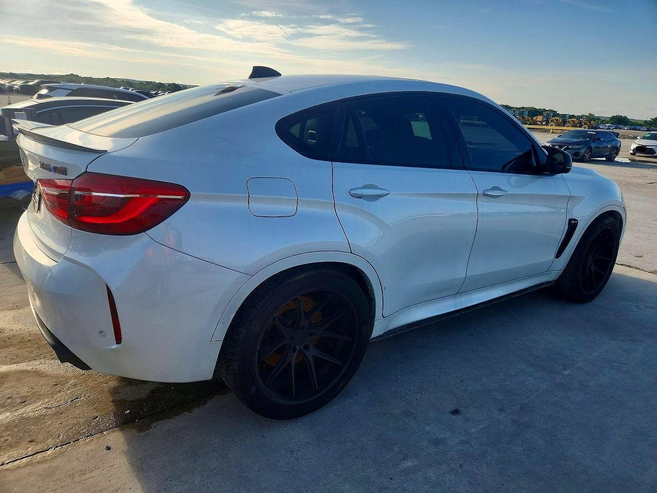 2015 BMW X6 — фото 3
