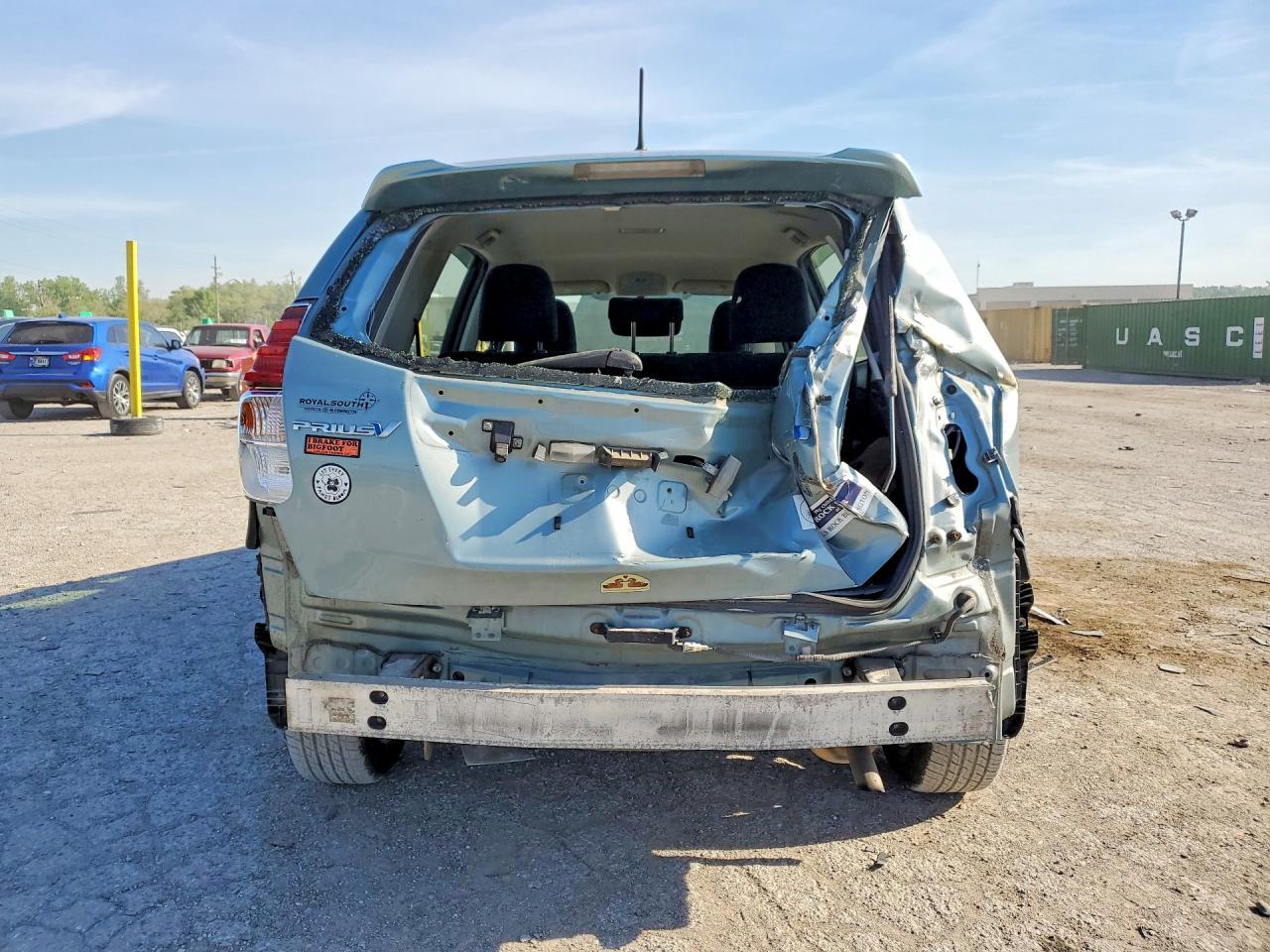 2016 TOYOTA PRIUS V — фото 6
