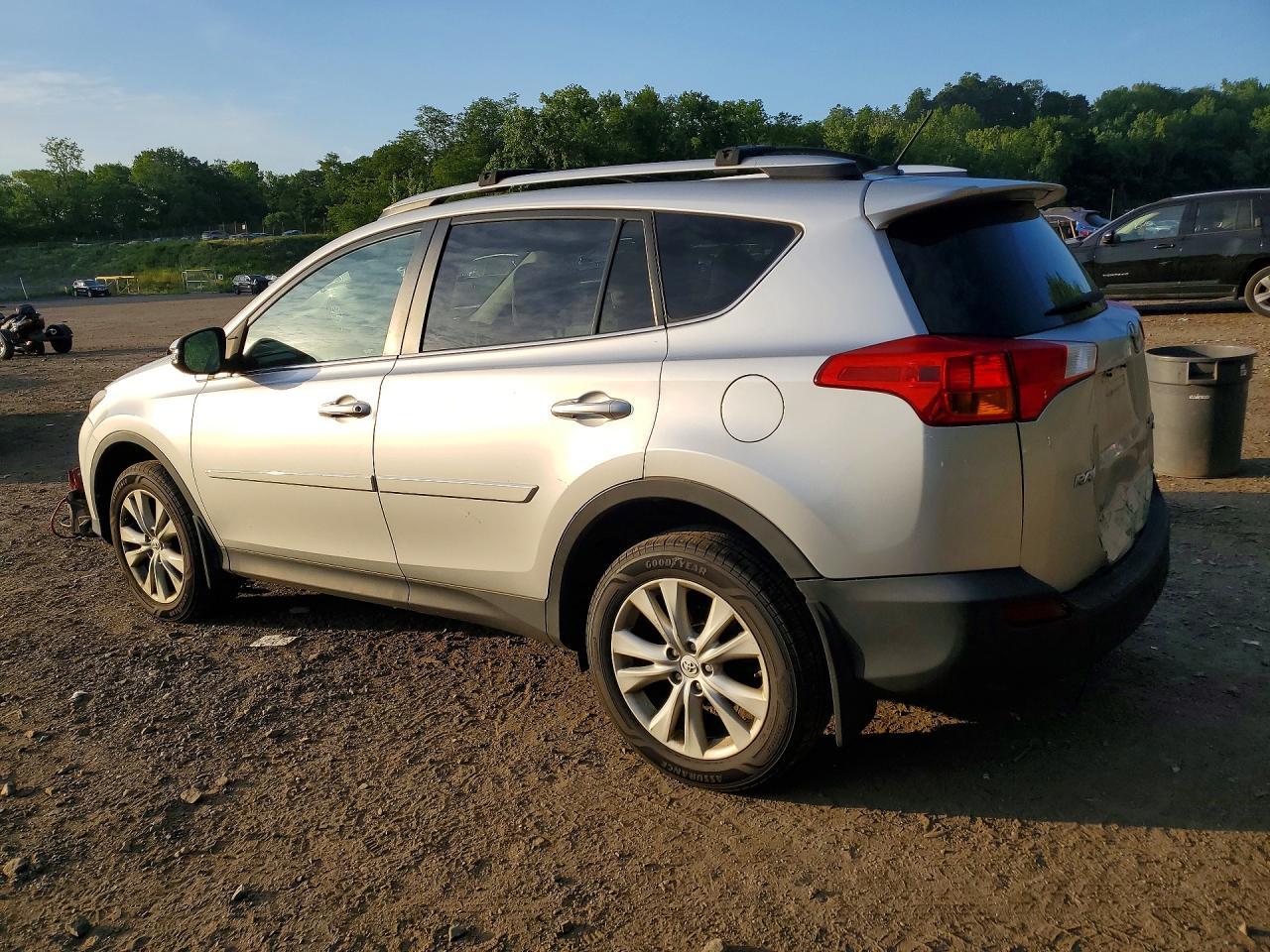 2013 TOYOTA RAV4 — фото 2