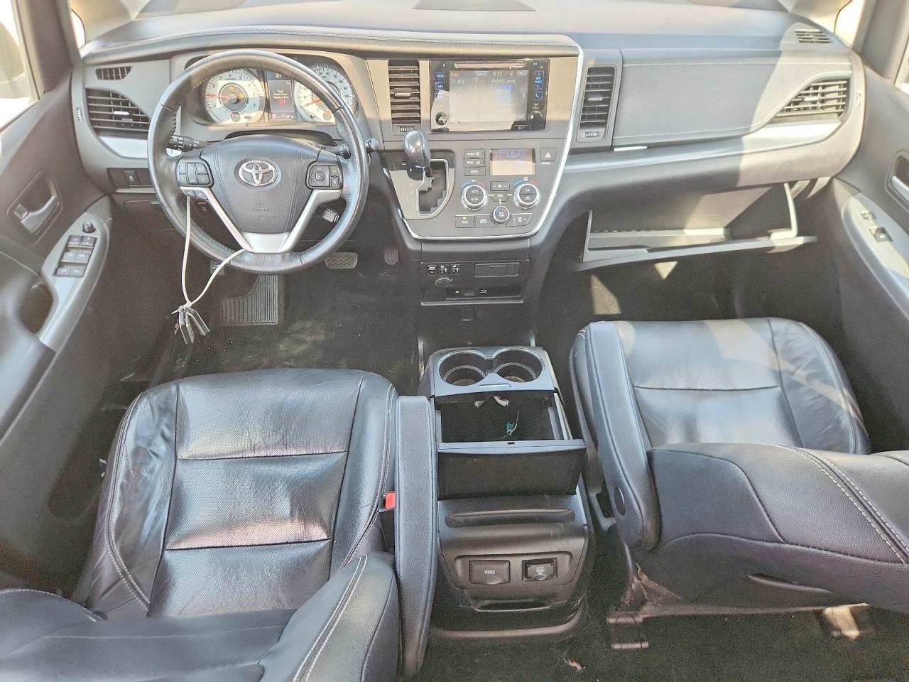 2017 TOYOTA SIENNA — фото 8