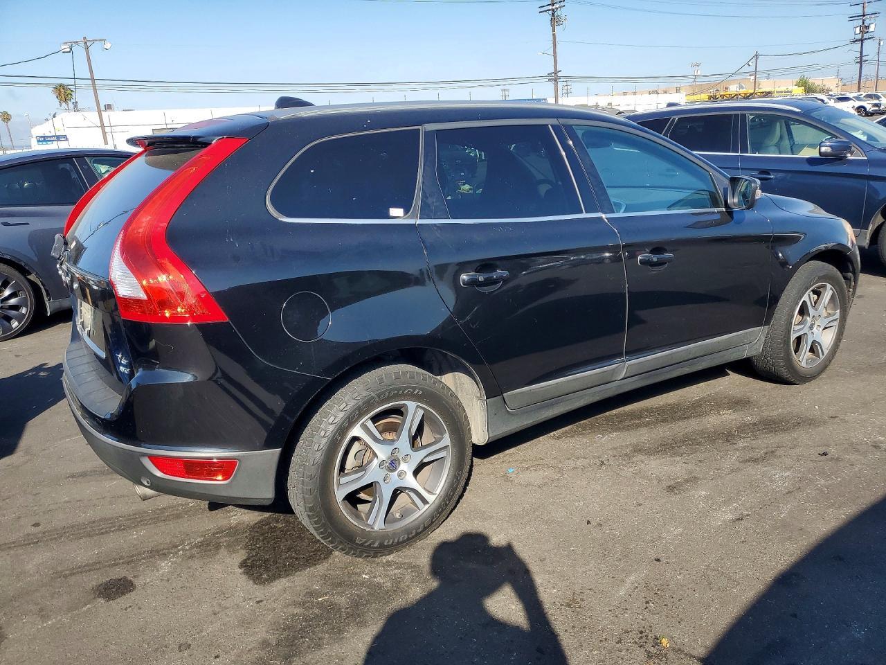 2013 VOLVO XC60 — фото 3