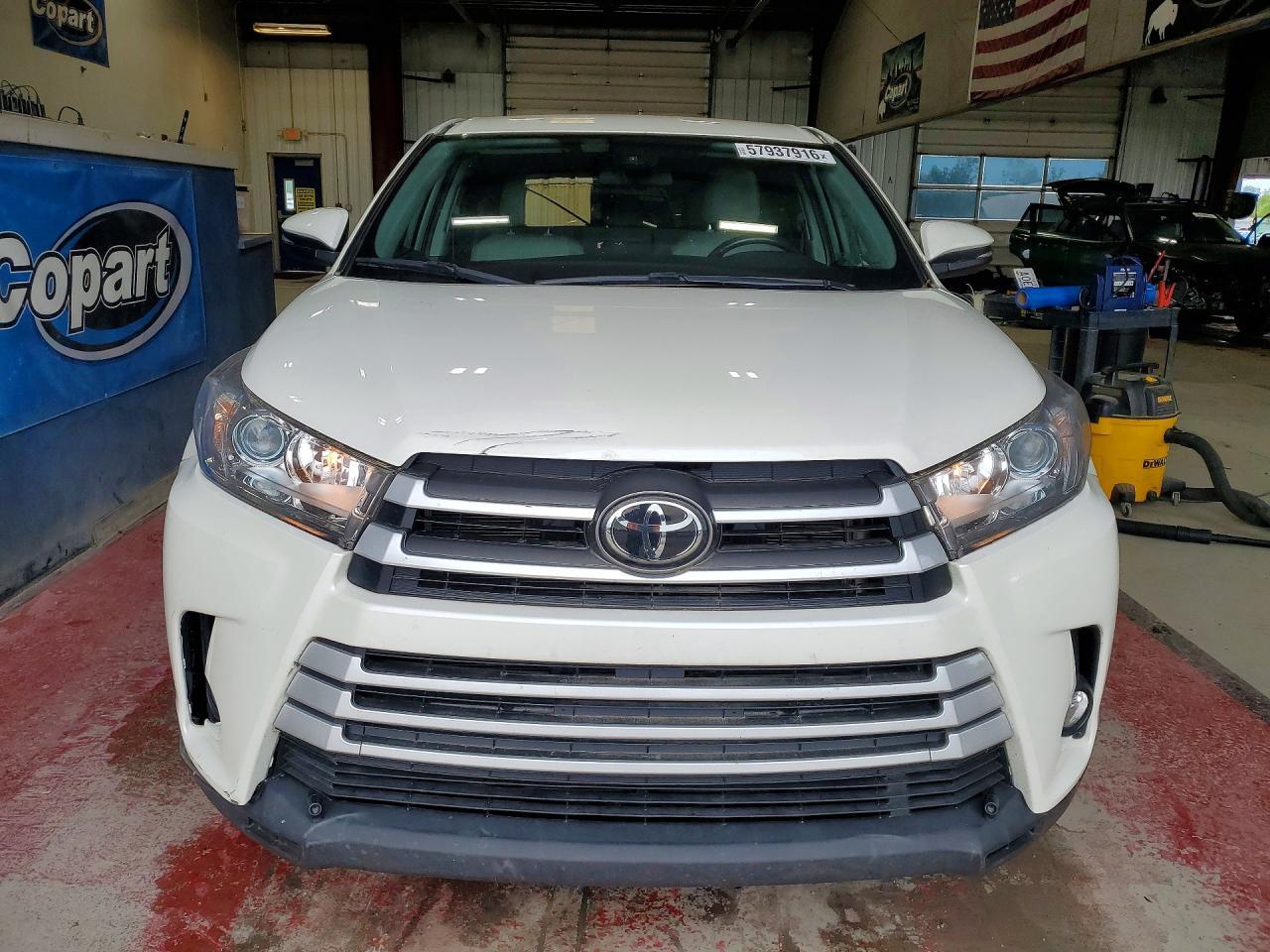 2019 TOYOTA HIGHLANDER — фото 5