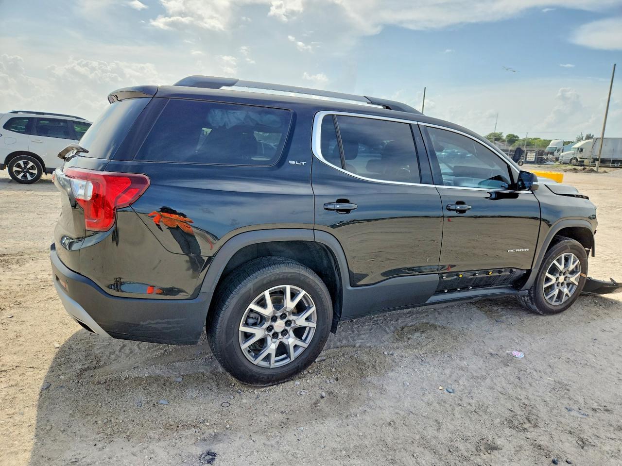 2021 GMC ACADIA — фото 3