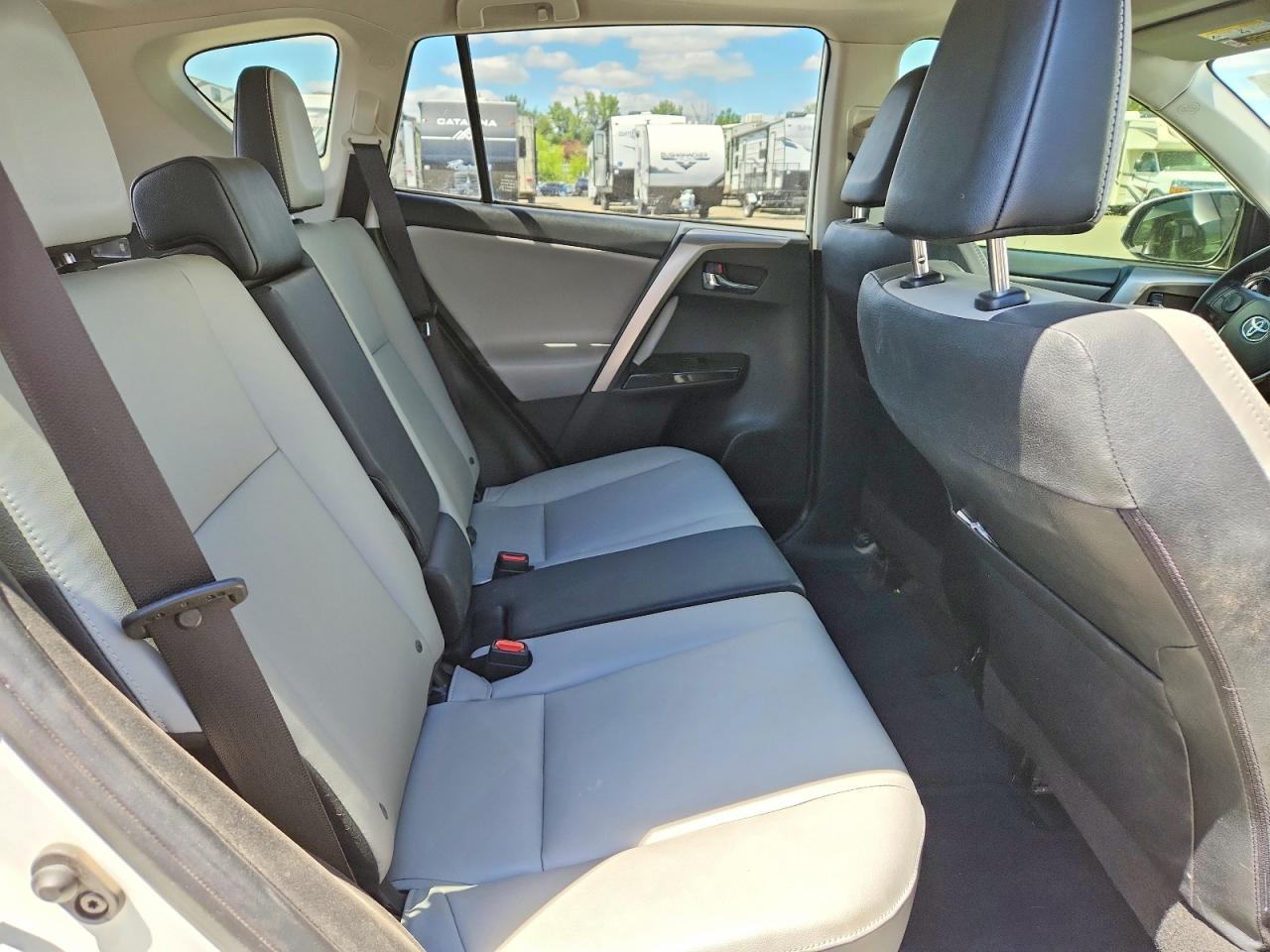 2018 TOYOTA RAV4 — фото 10