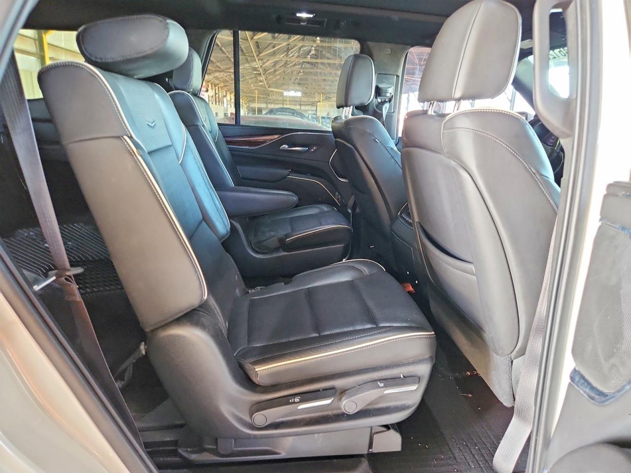 CADILLAC ESCALADE
