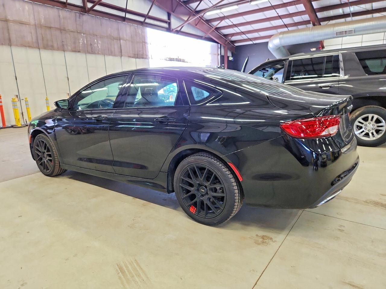 2015 CHRYSLER 200 — фото 2