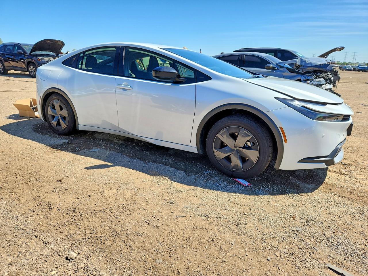 2026 TOYOTA PRIUS — фото 4