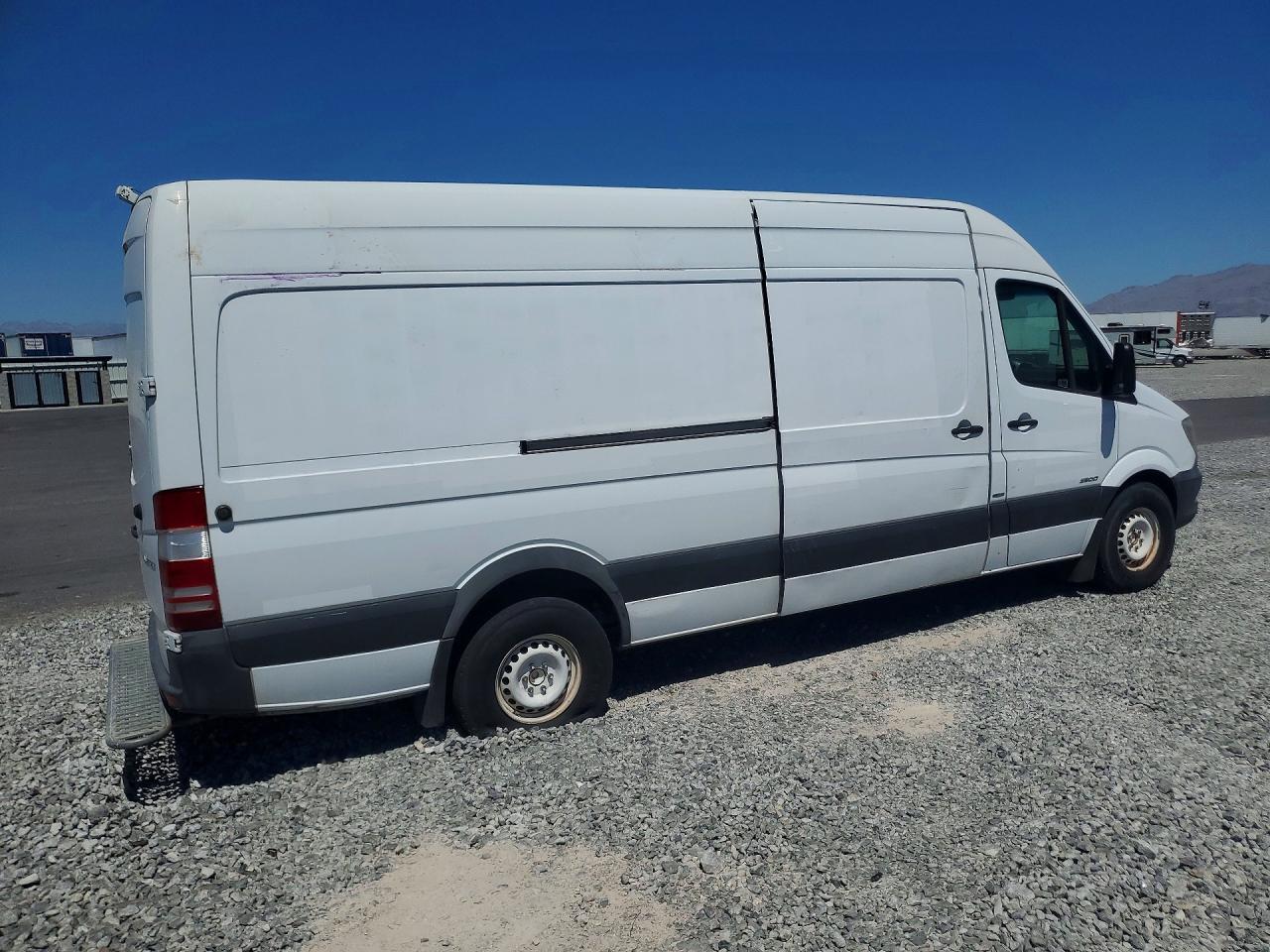 2015 MERCEDES-BENZ SPRINTER — фото 3