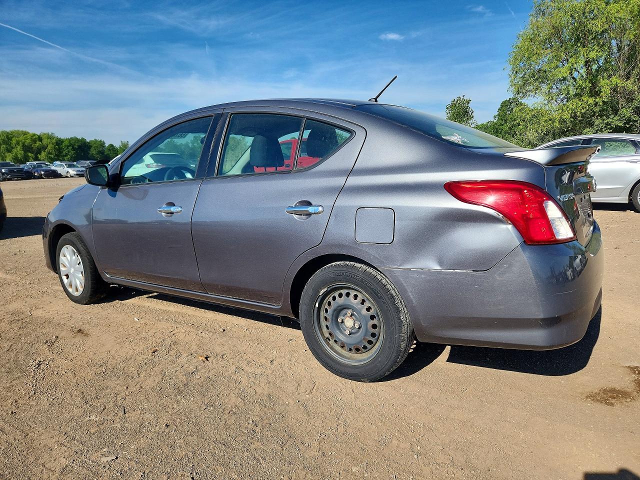 2017 NISSAN VERSA — фото 2