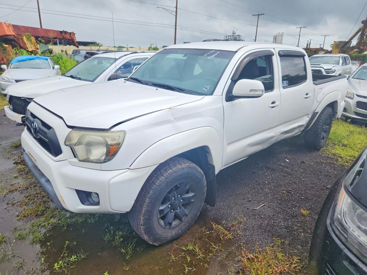 2015 TOYOTA TACOMA — фото 1