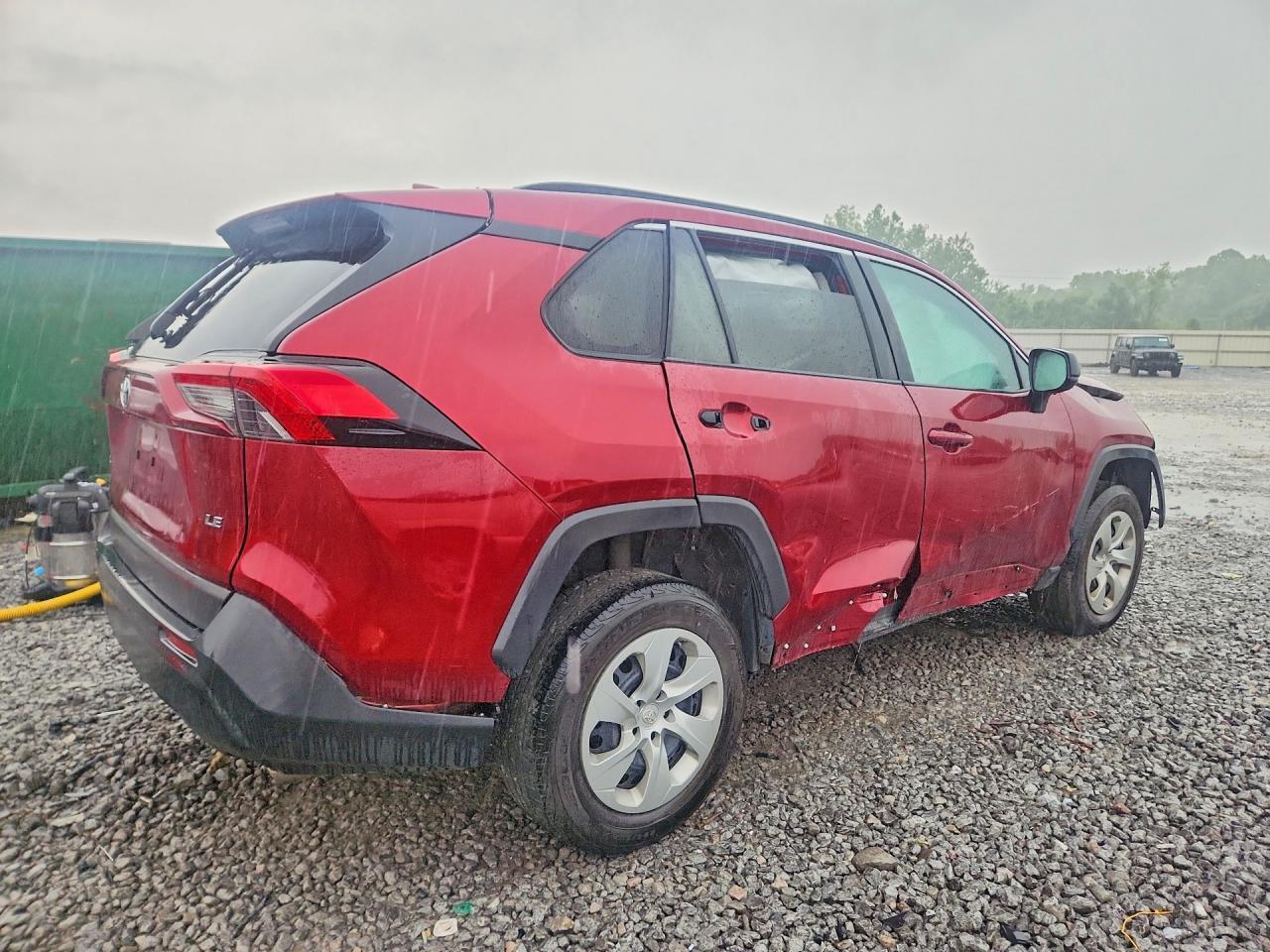 2019 TOYOTA RAV4 — фото 3