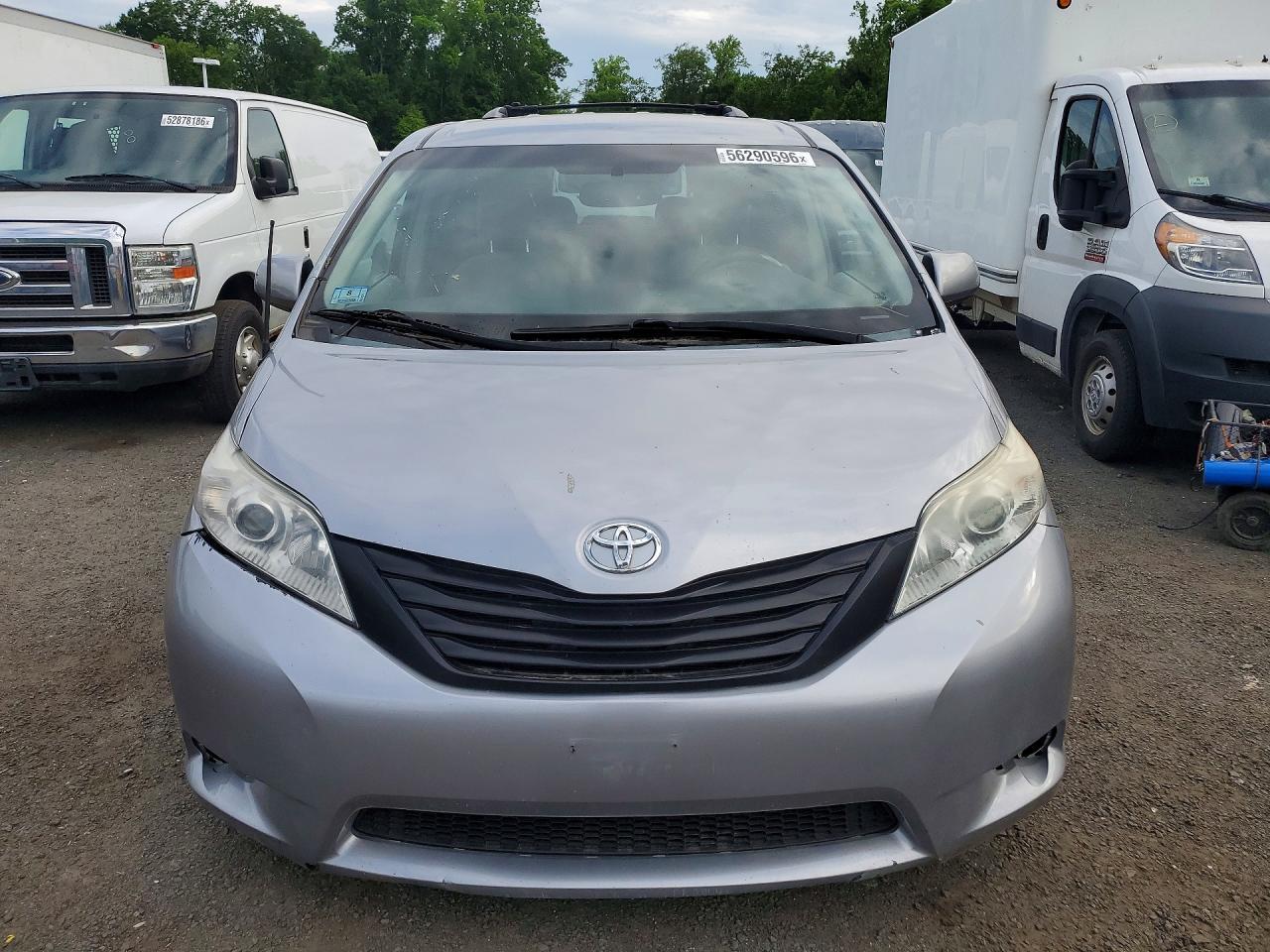 TOYOTA SIENNA