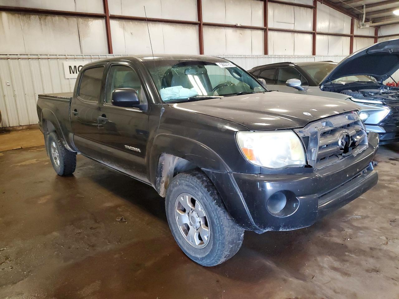 TOYOTA TACOMA
