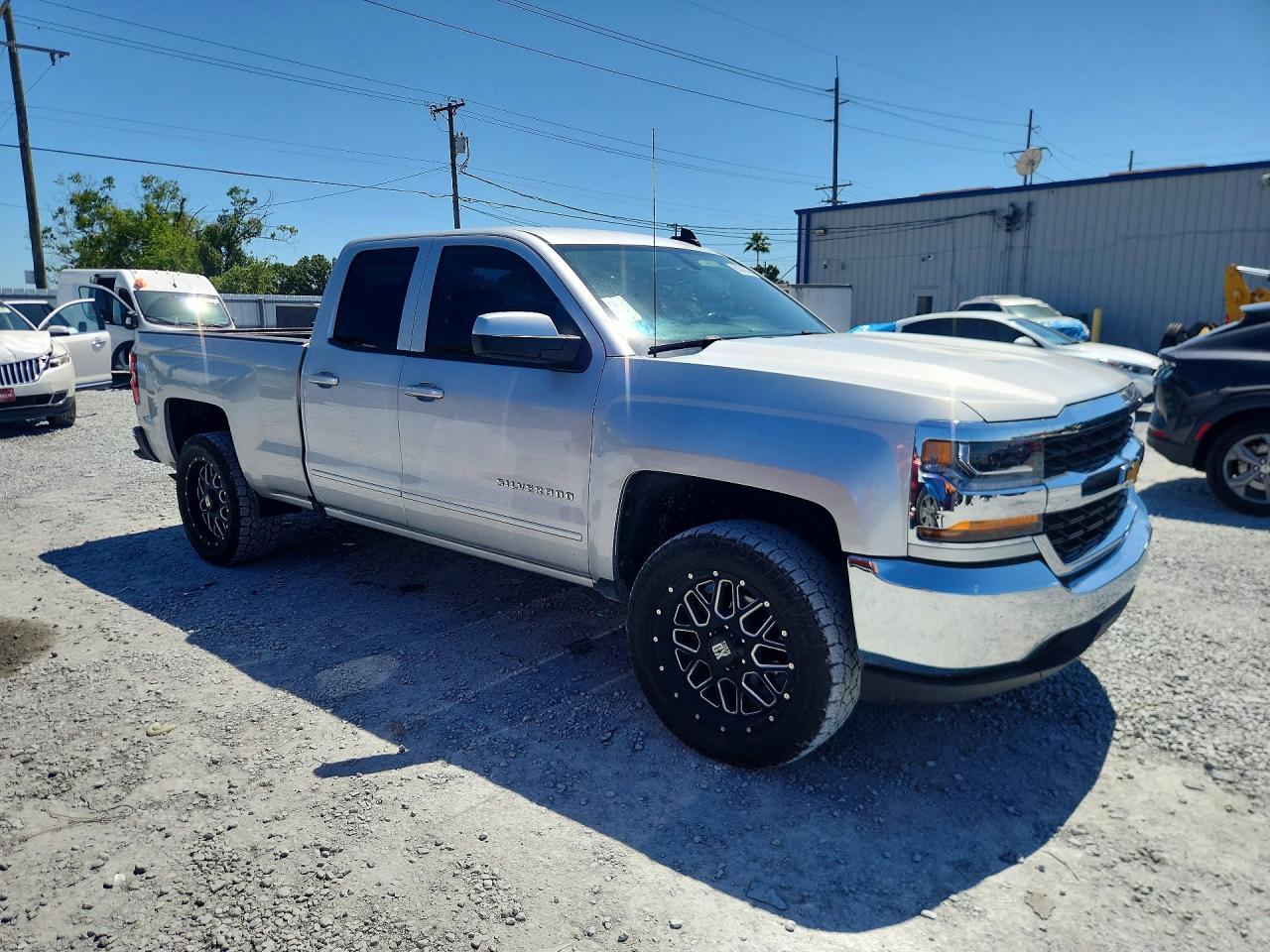 2019 CHEVROLET SILVERADO 1500 — фото 4