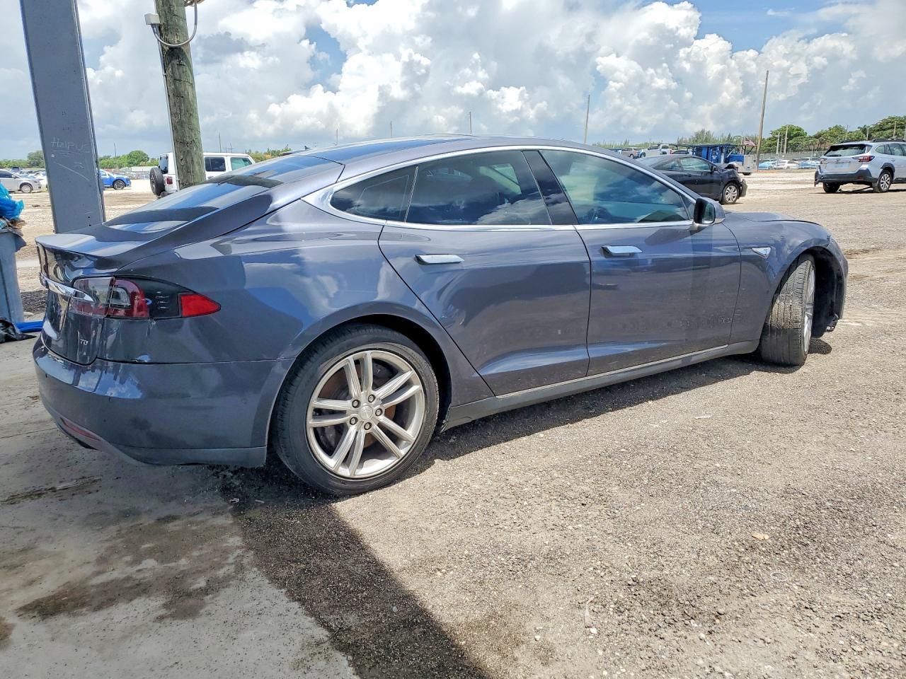 2016 TESLA MODEL S — фото 3
