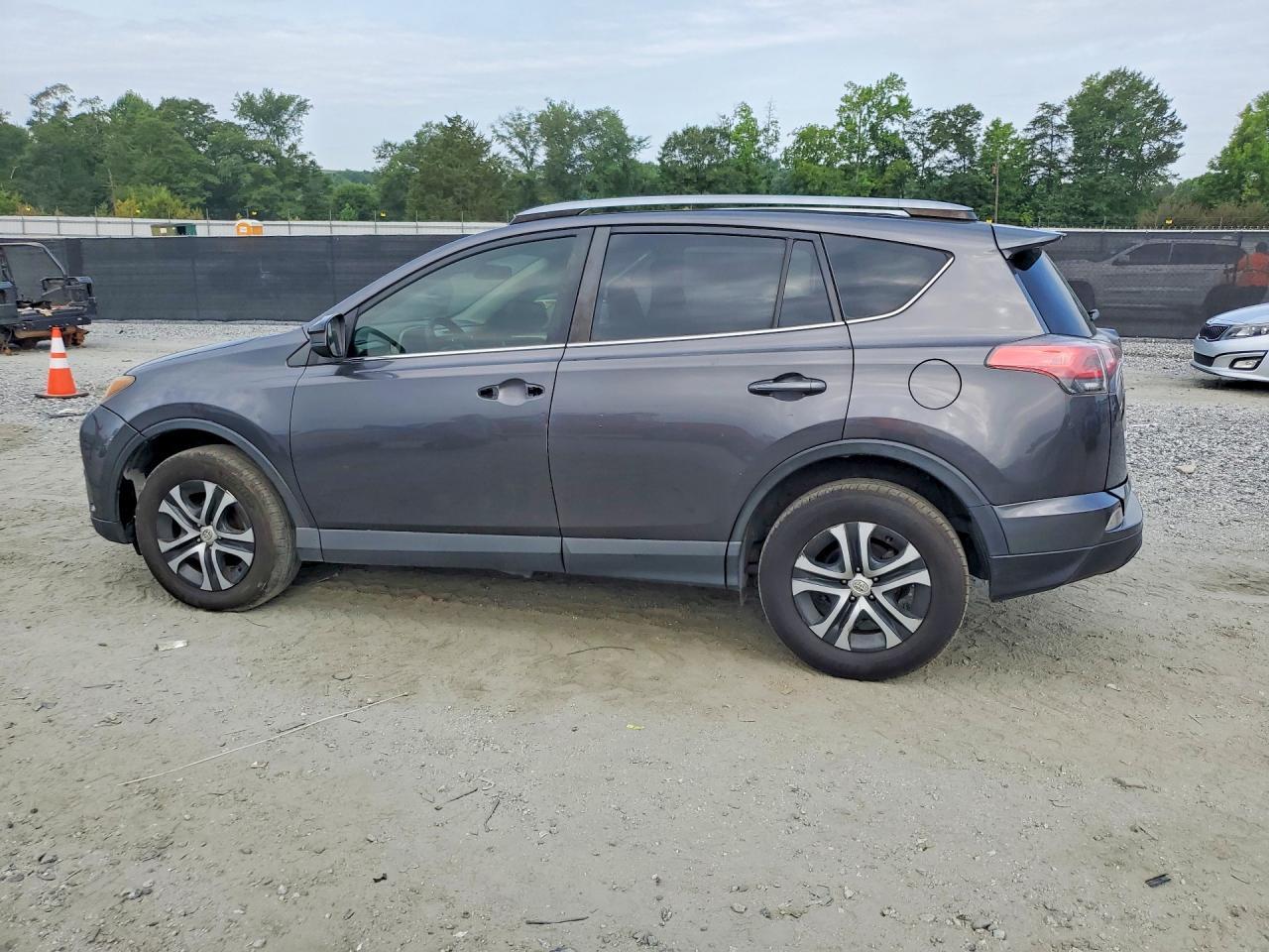 2018 TOYOTA RAV4 — фото 2