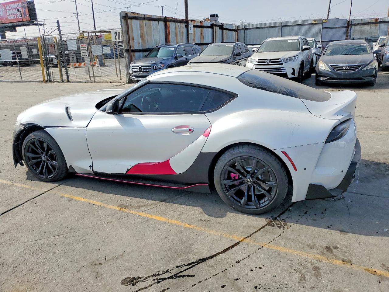 TOYOTA SUPRA