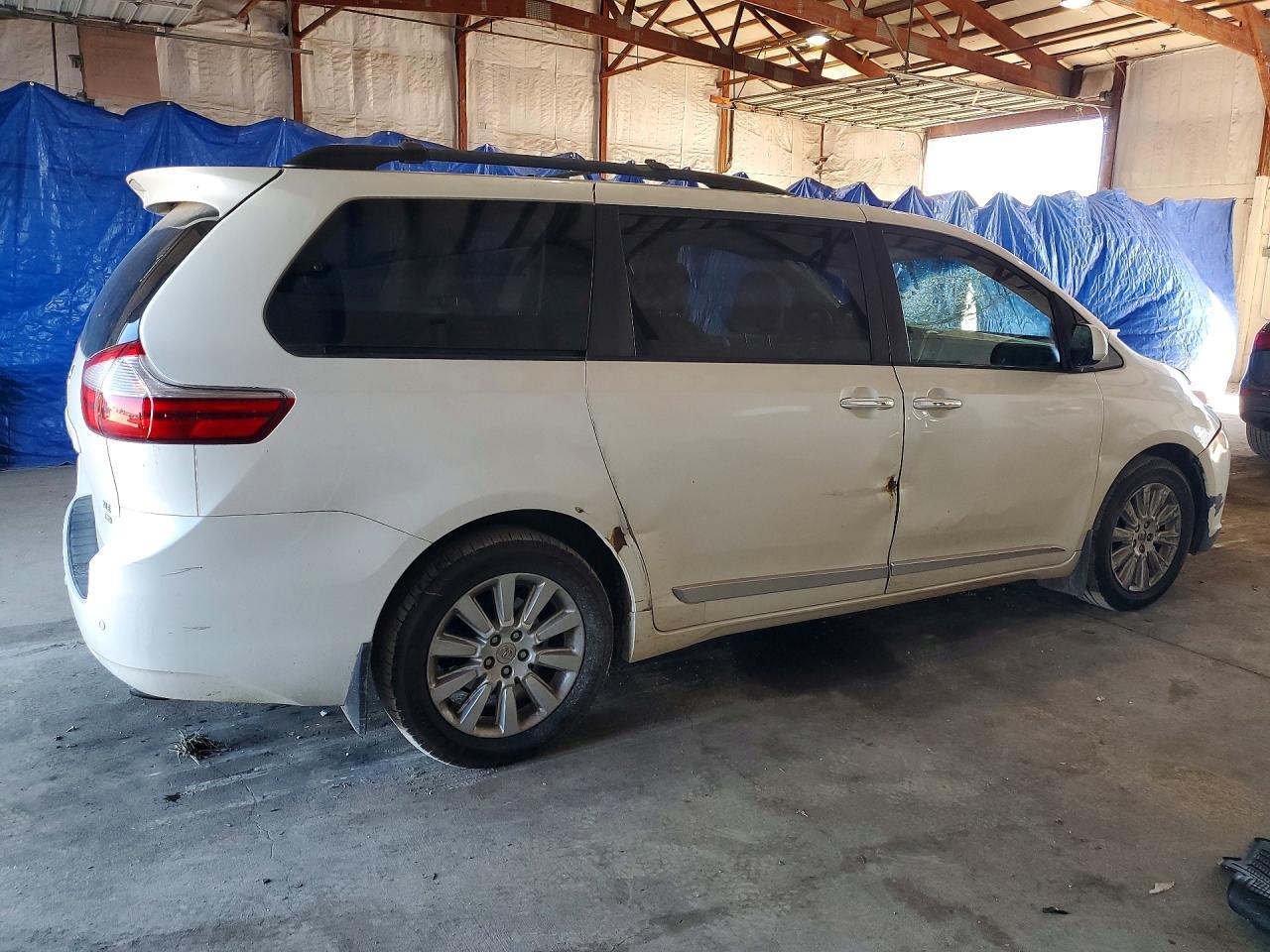 2015 TOYOTA SIENNA — фото 3