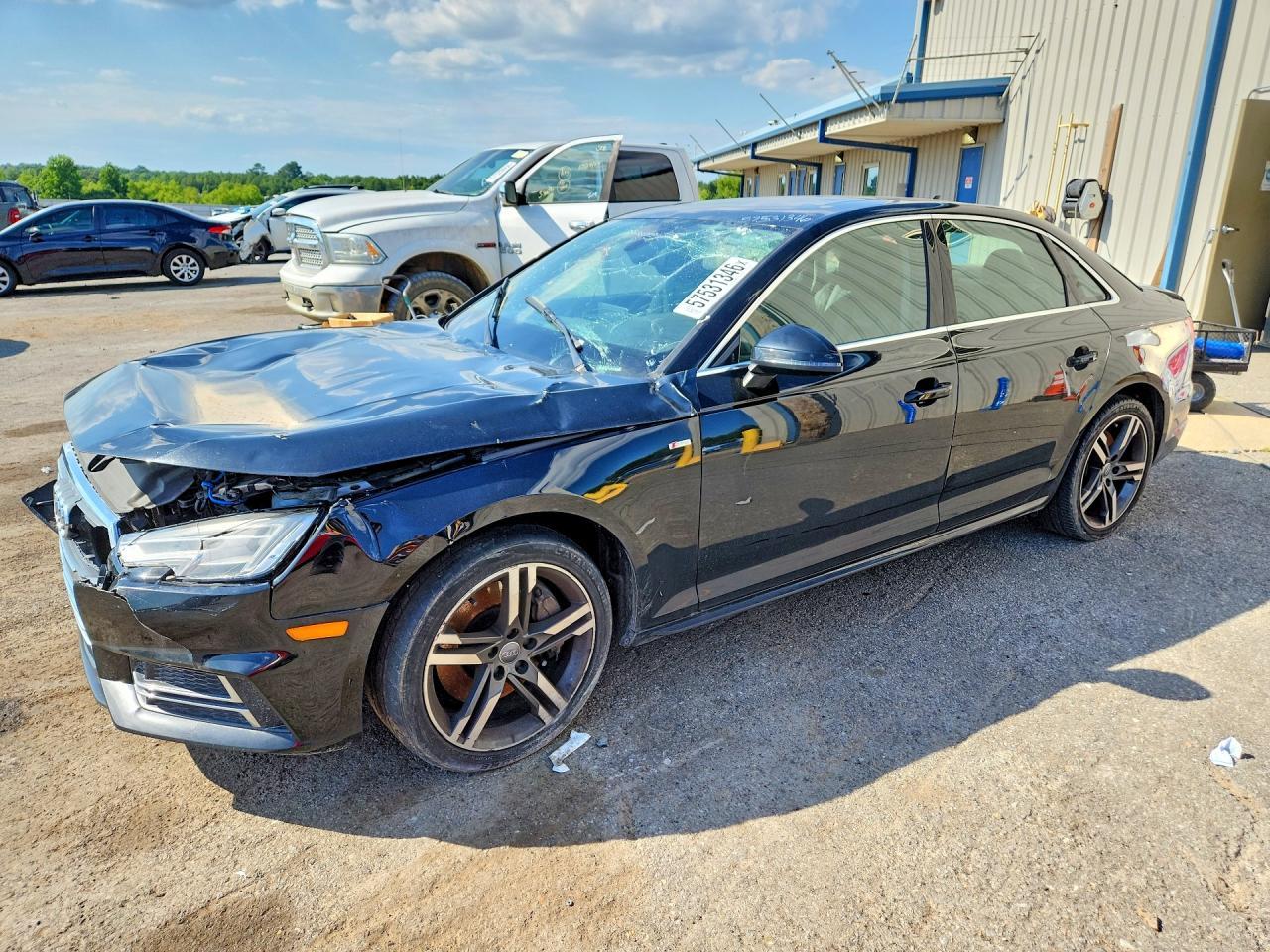 2017 AUDI A4 — фото 1